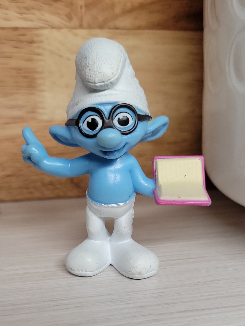 2013 Brainy Smurf Blue Vinyl Figure with Notebook